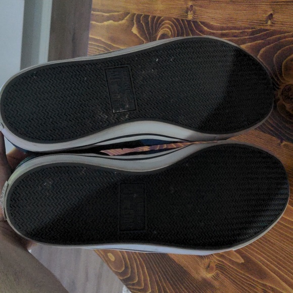 Converse All Stars Size 13 - Picture 2 of 3